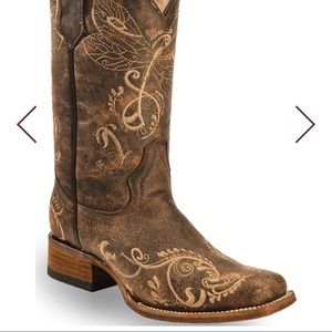 Beautiful circle g boots